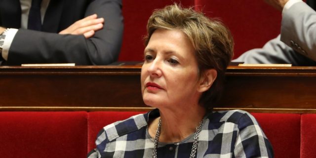Madame Frédérique Dumas, députée des Hauts de Seine et rapporteure des affaires sociales.