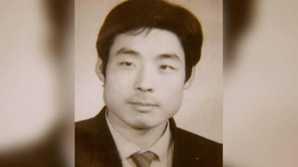M. Pan Xujun, 55 ans, professeur d'anglais au collège de la ville de Xuzhou, dans la province du Jiangsu, est maintenu en détention bien que sa peine injustifiée de cinq ans et demi pour avoir pratiqué le Falun Gong ait pris fin le 18 novembre 2020.