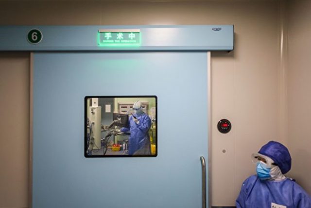 Salle d'opération du Wuhan Union Hospital. C'est ici qu'un enseignant a été greffé du coeur après seulement quelques jours d'attente