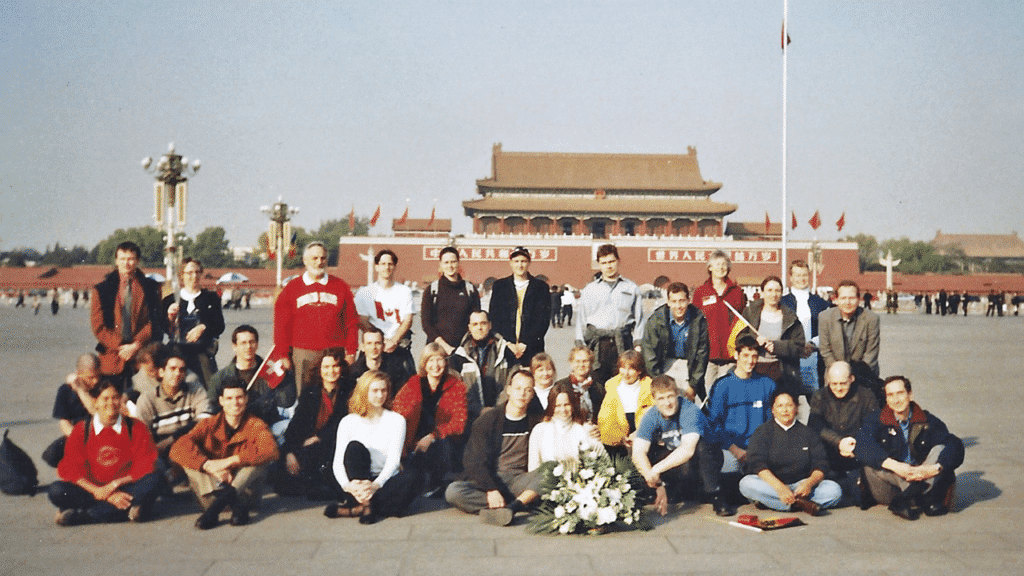 20 novembre 2001 manifestation de 36 pratiquants de Falun Gong sur la Place Tiananmen