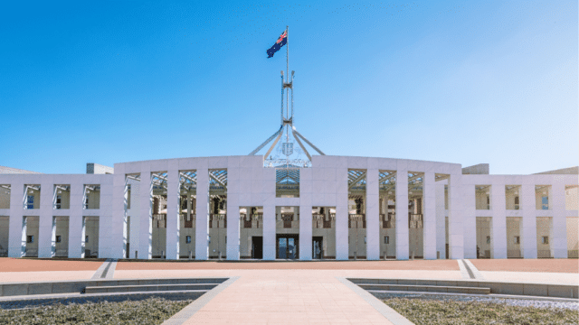 Le bâtiment du parlement australien à Canberra (Crédit : Mlenny via Canva)